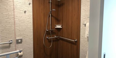 Bad im Wahlleistungszimmer in den Bosenberg Kliniken